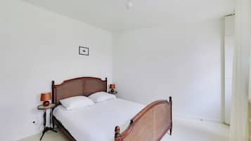 Apartment | 1 bedroom, iron/ironing board, bed sheets