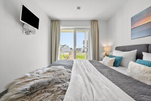 Iron/ironing board, travel cot, free WiFi - Long Island vacation apartment in OstseeResort Olpenitz - sea view & 600m to the beach (Olpenitz)