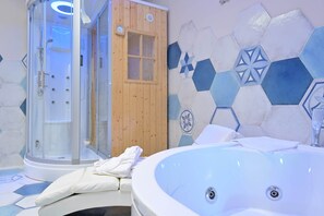 Habitació de luxe, piscina privada | Caixa forta a l'habitació i cortines opaques