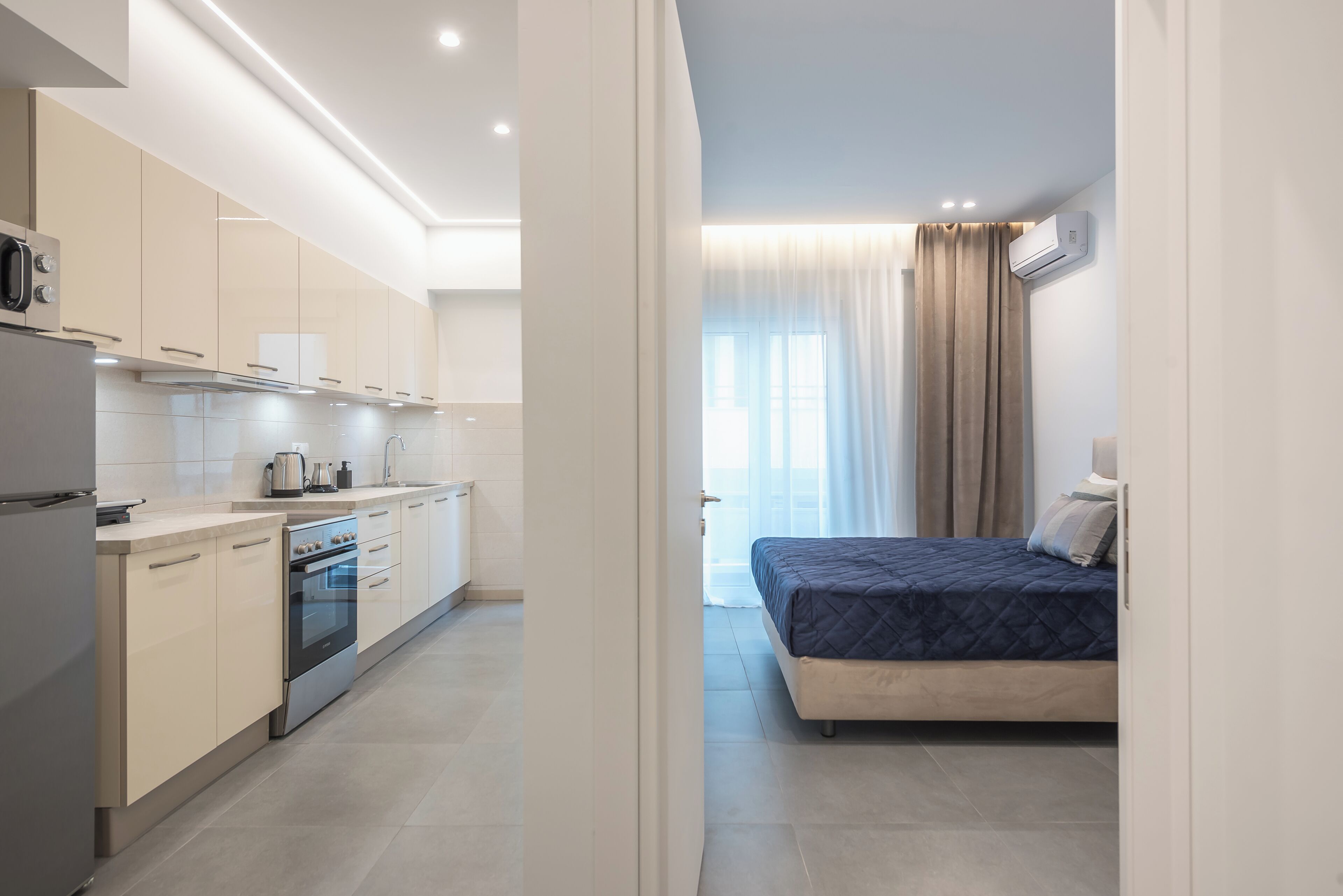 Planxa i posts de planxar, Internet i roba de llit 