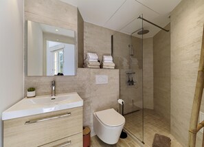 Apartment | Bathroom - Family Apartment in Juan les Pins (Antibes)