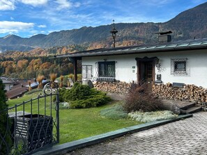 House | Exterior - Cozy Holiday Home With Mountain Views (Breitenbach am Inn)