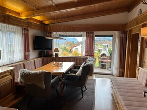 House | Dining - Cozy Holiday Home With Mountain Views (Breitenbach am Inn)