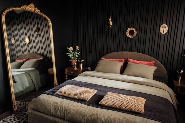 مكواة/لوح كي وواي فاي وملاءات أسرّة