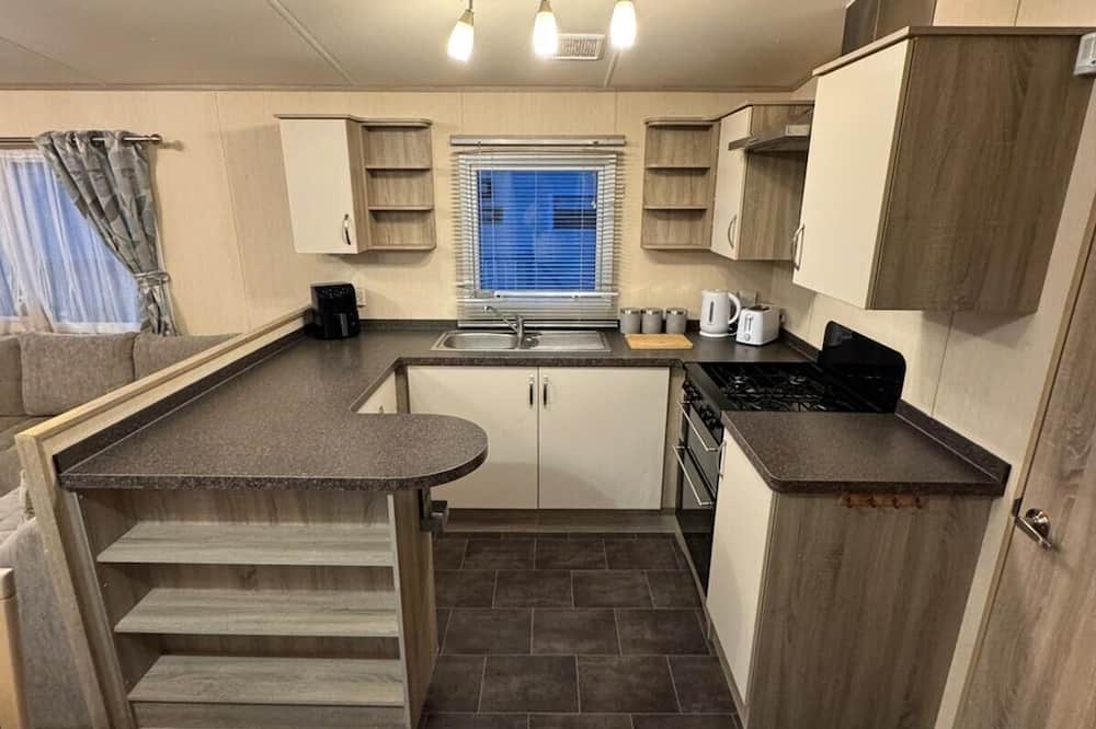 3 Bedroom, Lyons Oakfield, Towyn, Pets Welcome - Cwm Road