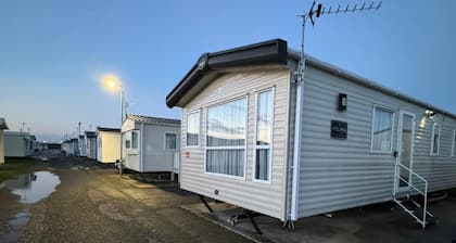 3 Bedroom, Lyons Oakfield, Towyn, Pets Welcome