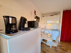 Microwave, coffee/tea maker