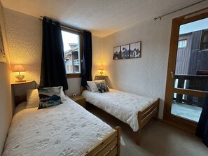 2 bedrooms, free WiFi - Family apartment near slopes in Méribel Mottaret (Méribel)