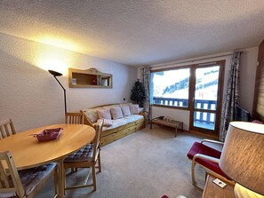 TV - Family apartment near slopes in Méribel Mottaret (Méribel)