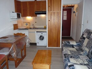 Interior - Studio in Bormes-les-Mimosas with balcony and private parking (Bormes-les-Mimosas)