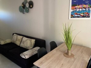 Interior - Lovely T2 Cabin - Near Beach & Shops (Bormes-les-Mimosas)