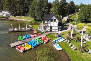 Marina - Half of a holiday home, large garden, terrace (Szymbark)