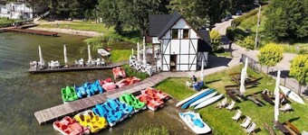 Moitié d'une maison de vacances, jardin, terrasse