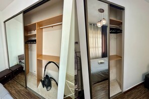 Iron/ironing board, free WiFi, bed sheets - Central Budget Stay (Amman)