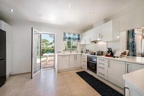 House | Private kitchen - Villa Daniela Quarteira (Loulé)