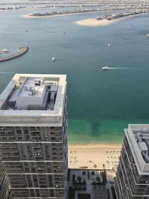 Exterior - Luxury Penthouse Retreat - Private Beach, Breath-taking Palm and Marina Views (Dubai)
