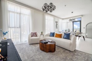 Smart TV, stereo - Luxury Penthouse Retreat - Private Beach, Breathtaking Palm and Marina Views (Dubai)