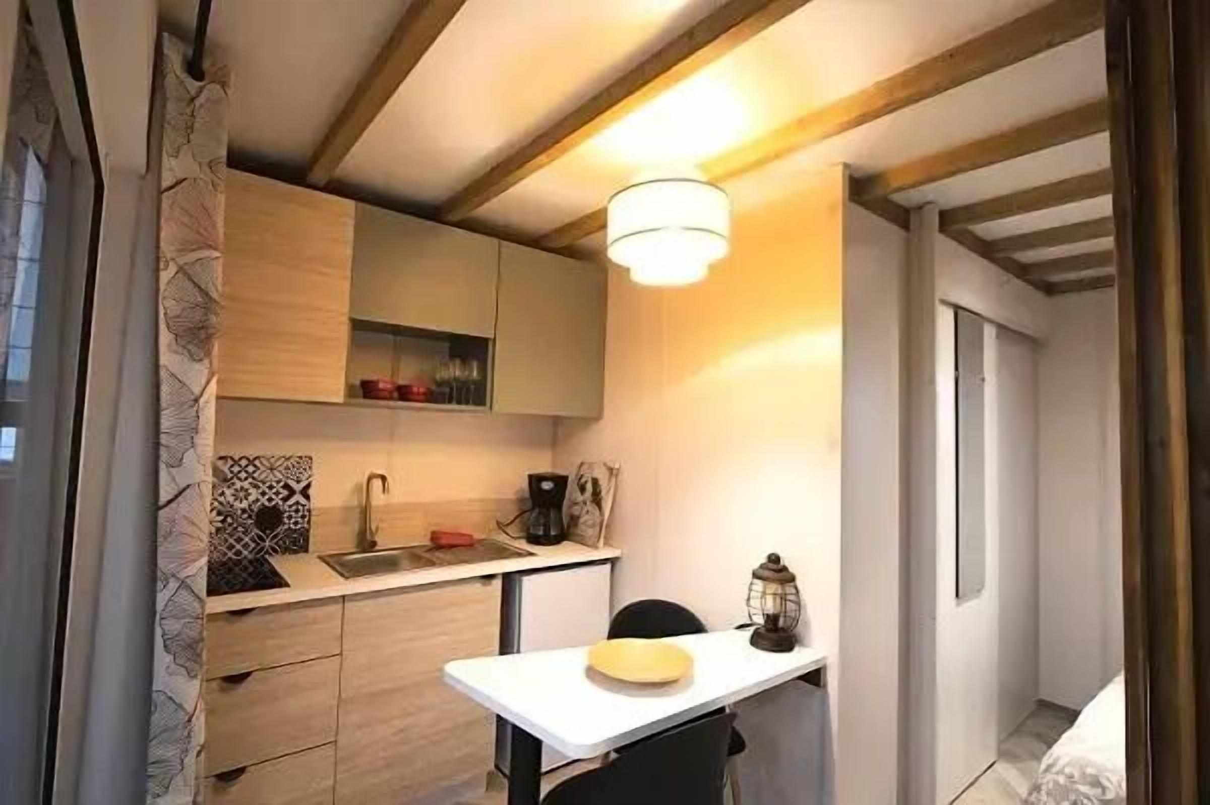 Fridge, microwave, coffee/tea maker, toaster