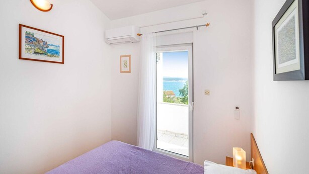Unclassified image, 1 of 50, button - Pet-friendly Apartment With sea View (Jasenice)