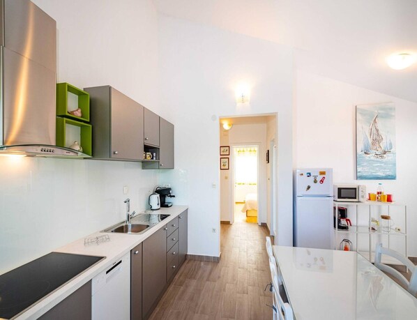 Apartment | Private kitchen - Pet-friendly Apartment With sea View (Jasenice)