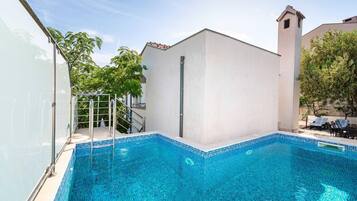 Apartment | Pool | Indoor pool, outdoor pool
