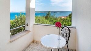 Unclassified image, 2 of 50, button - Pet-friendly Apartment With sea View (Jasenice)