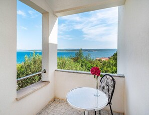 Apartment | Balcony - Pet-friendly Apartment With sea View (Jasenice)