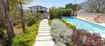 Elegant Villa with Private Pool, BBQ and Modern Amenities
