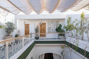 Maison Luxe, patio, vue cour intérieure | Terrasse/Patio