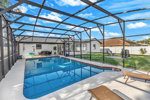 Luxury Pool Home  2-bedroom house in Deltona perfect for a relaxing getaway