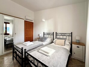 Comfort Condo, Sea View - Casa Caterina - Spacious Sea-View Apart (La Ciaccia)