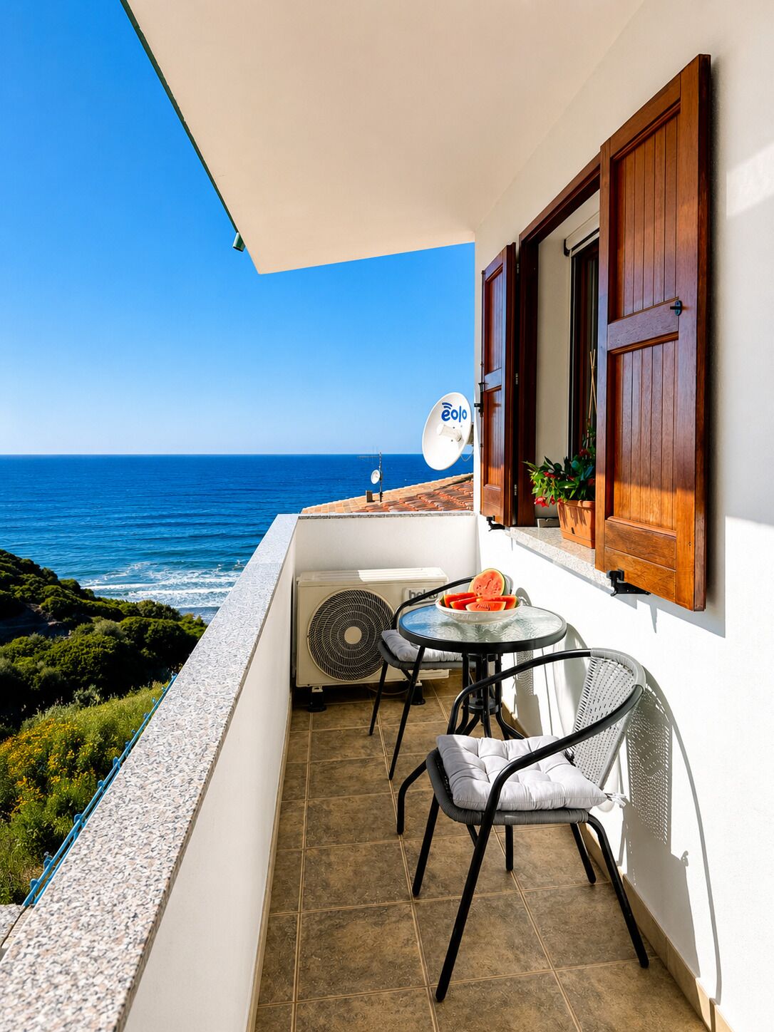 Comfort Condo, Sea View | Balcony view
