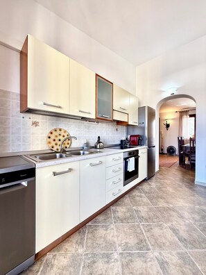Unclassified image, 5 of 46, button - Casa Caterina - Spacious Sea-View Apart (La Ciaccia)