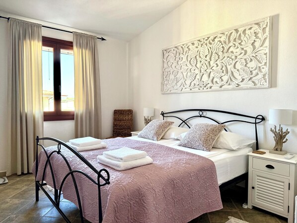 Comfort Condo, Sea View - Casa Caterina - Spacious Sea-View Apart (La Ciaccia)