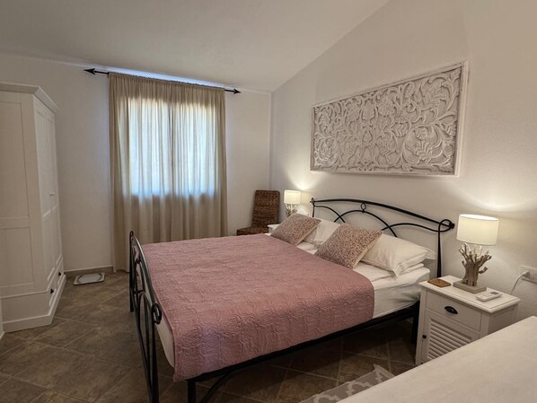 Comfort Condo, Sea View