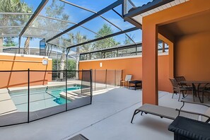 屋外プール、温水プール