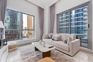 TV - Elite 1BR at Dubai Marina (Dubai)