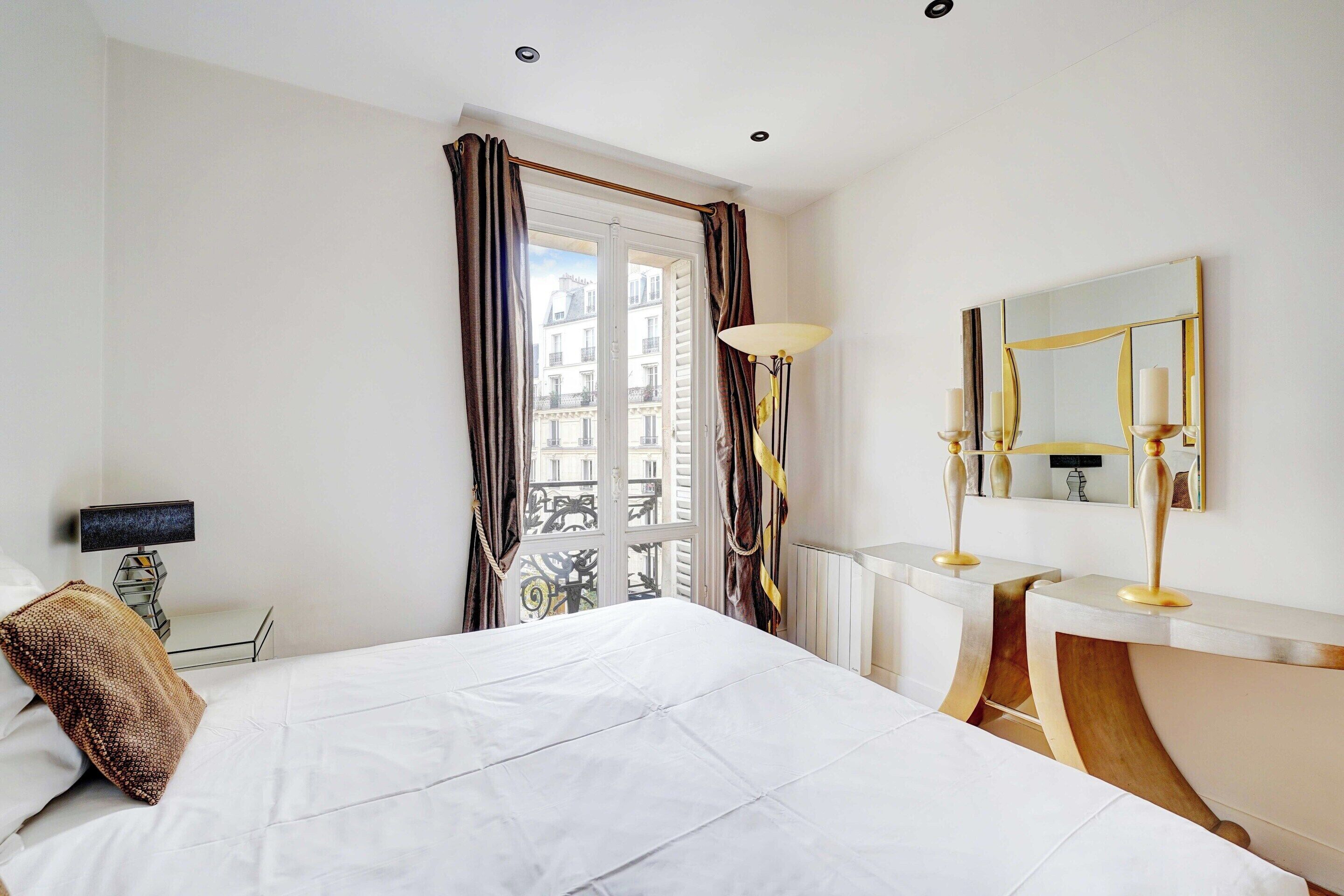 Apartment | 1 bedroom, laptop workspace, iron/ironing board, bed sheets