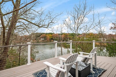 Secluded Woodland Waterfront Retreat