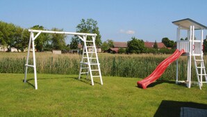 House | Children’s area - Ferienhaus Hyggelig in Seehausen am Oberuckerse (Oberuckersee)