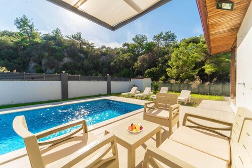 Villa Albatros - Two Bedroom Villa, Sleeps 4