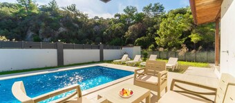 Villa Albatros - Two Bedroom Villa, Sleeps 4