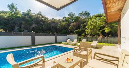Villa Albatros - Two Bedroom Villa, Sleeps 4