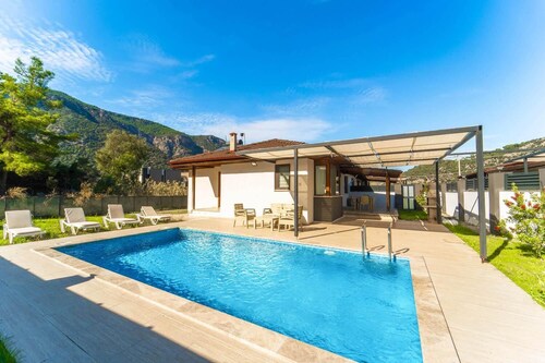 Villa Albatros - Two Bedroom Villa, Sleeps 4