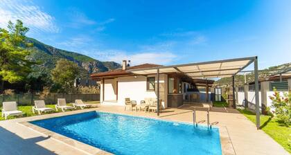 Villa Albatros - Two Bedroom Villa, Sleeps 4