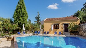 Unclassified image, 2 of 25, button - Cottage in Douliana With Communal Pool (Apokoronas)