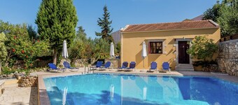 Cottage in Douliana With Communal Pool