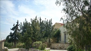 Unclassified image, 3 of 25, button - Cottage in Douliana With Communal Pool (Apokoronas)