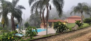 Classic Triple Room, Lanai, Garden View | Desk, laptop workspace, free WiFi, bed sheets - PARQUE NATURAL ENCANTO DA MATA (Caconde)