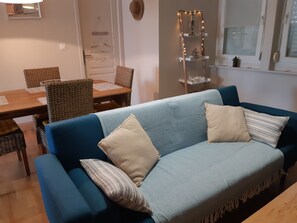 Interior - "Le Sable Fin", 2 bedrooms, 4 people, free secure parking with badge, 8 minutes from the beach. (Le Portel)